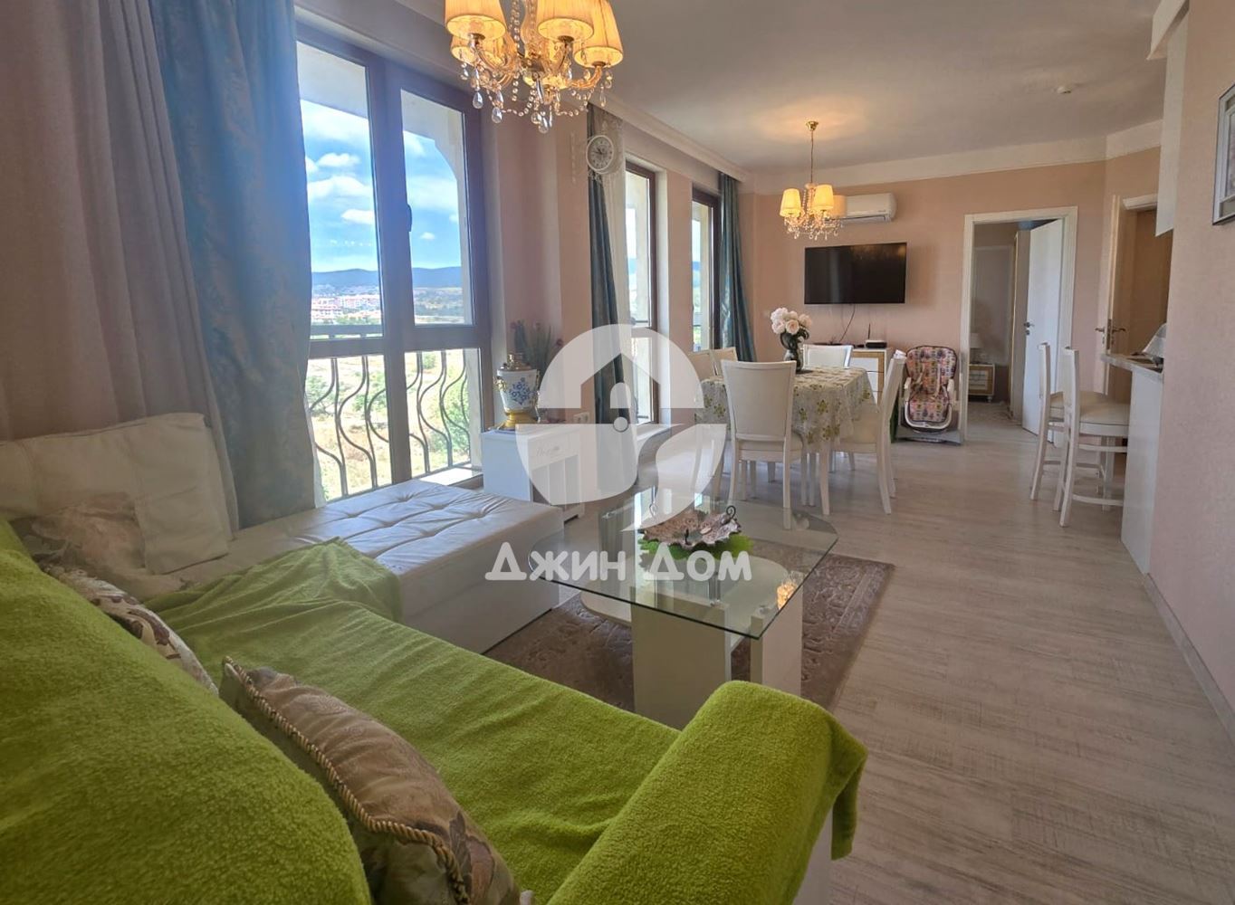 Луксозен тристаен апартамент в к-с Хармони Суитс 9, к.к. Слънчев бряг - 0