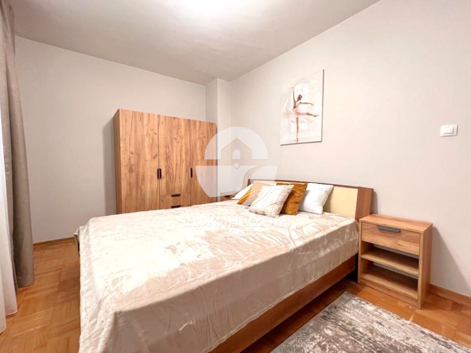 Стилен тристаен апартамент в центъра на гр. Бургас - 0