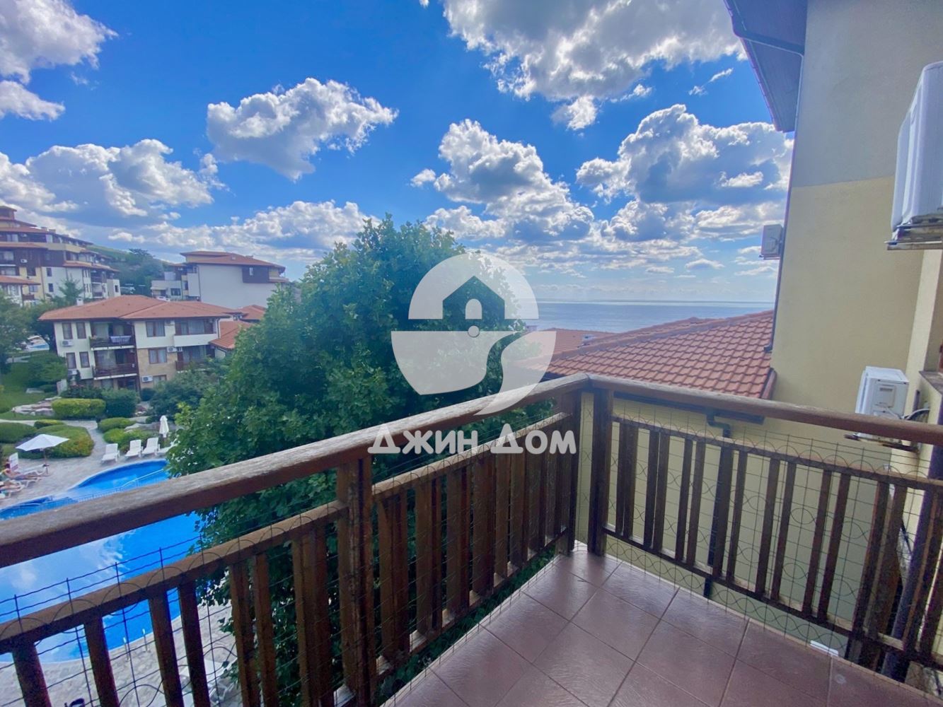 Тристаен апартамент с ГЛЕДКА МОРЕ в к-с Райска градина, гр. Свети Влас - 0