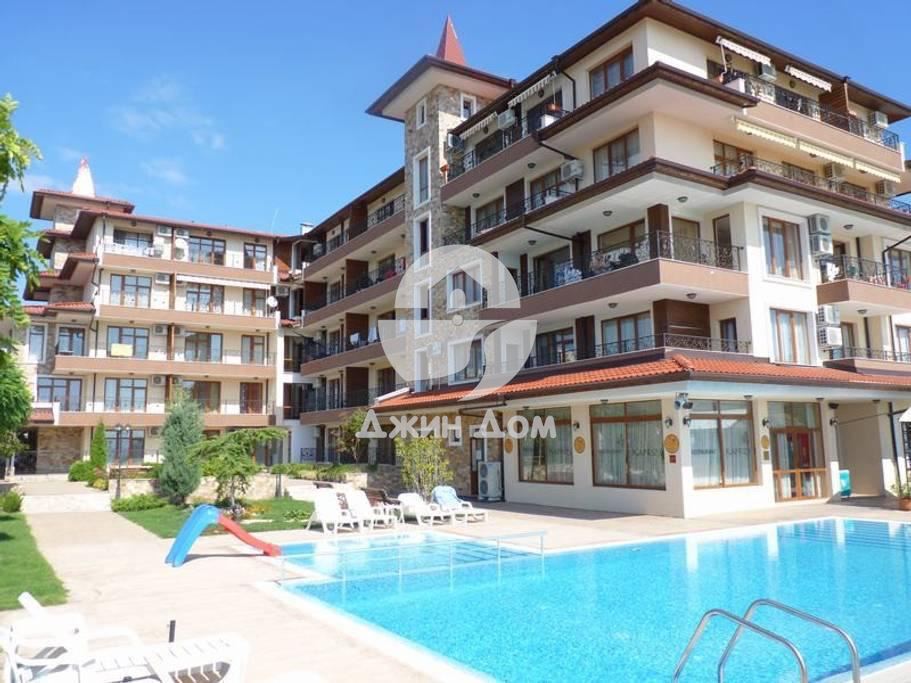 Двустаен апартамент на ПЪРВА ЛИНИЯ МОРЕ в к-с Рич 3, с. Равда - 0