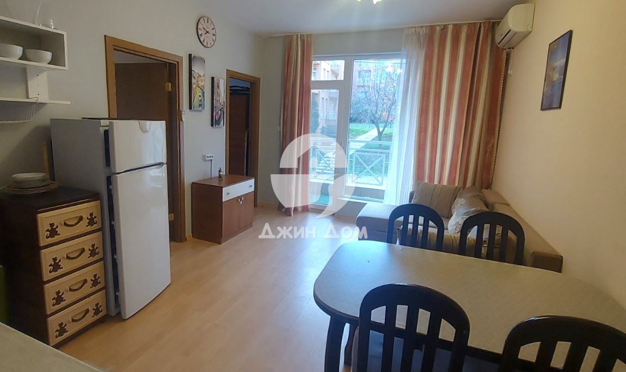 Просторен тристаен апартамент в к-с „Съни Дей 6“, к.к. Слънчев бряг - 0