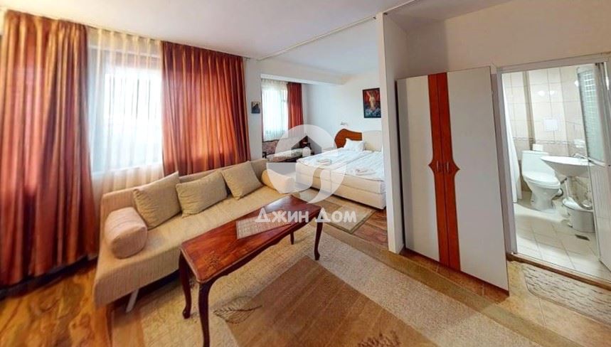 Хотел с ресторант и басейн с ПАНОРАМА МОРЕ и ПЛАНИНА в с. Кошарица - 0