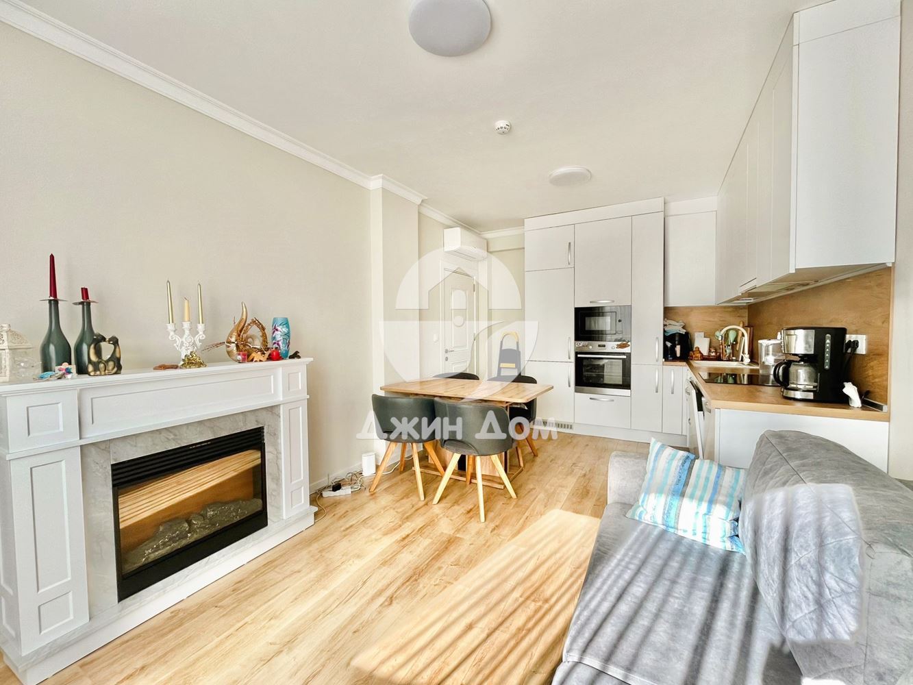 Просторен стилен тристаен мезонет в к-с „Белисити“, с. Равда - 0