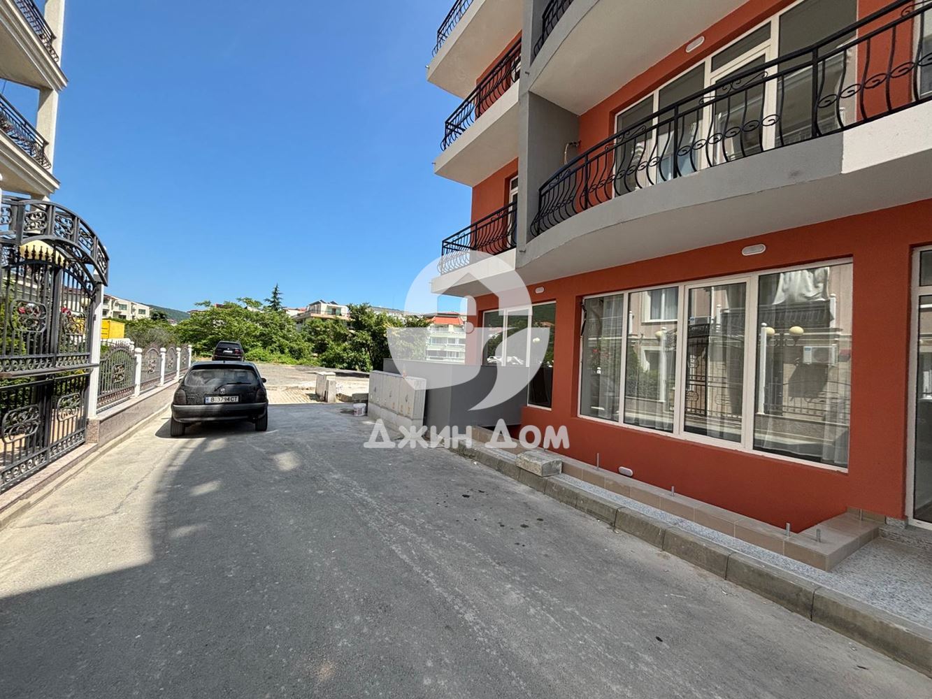 Просторен двустаен апартамент БЕЗ ТАКСА ПОДДРЪЖКА в к-с „Вила Венеция“, гр. Свети Влас - 0