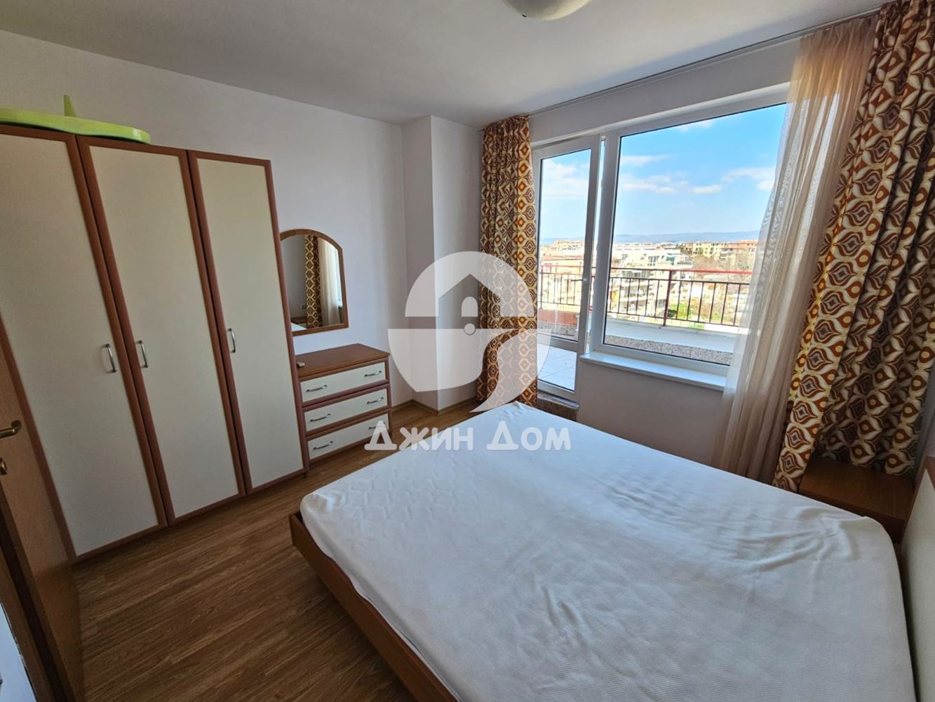 Тристаен апартамент с ГЛЕДКА МОРЕ в к-с „Ривиера Форт Бийч”, с. Равда - 0