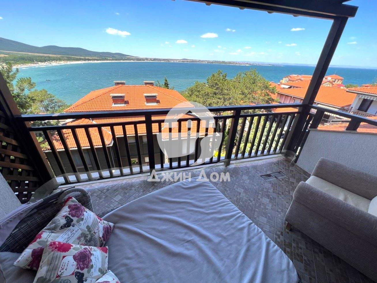 Просторен тристаен апартамент с ПАНОРАМА МОРЕ в Санта Марина, Созопол - 0