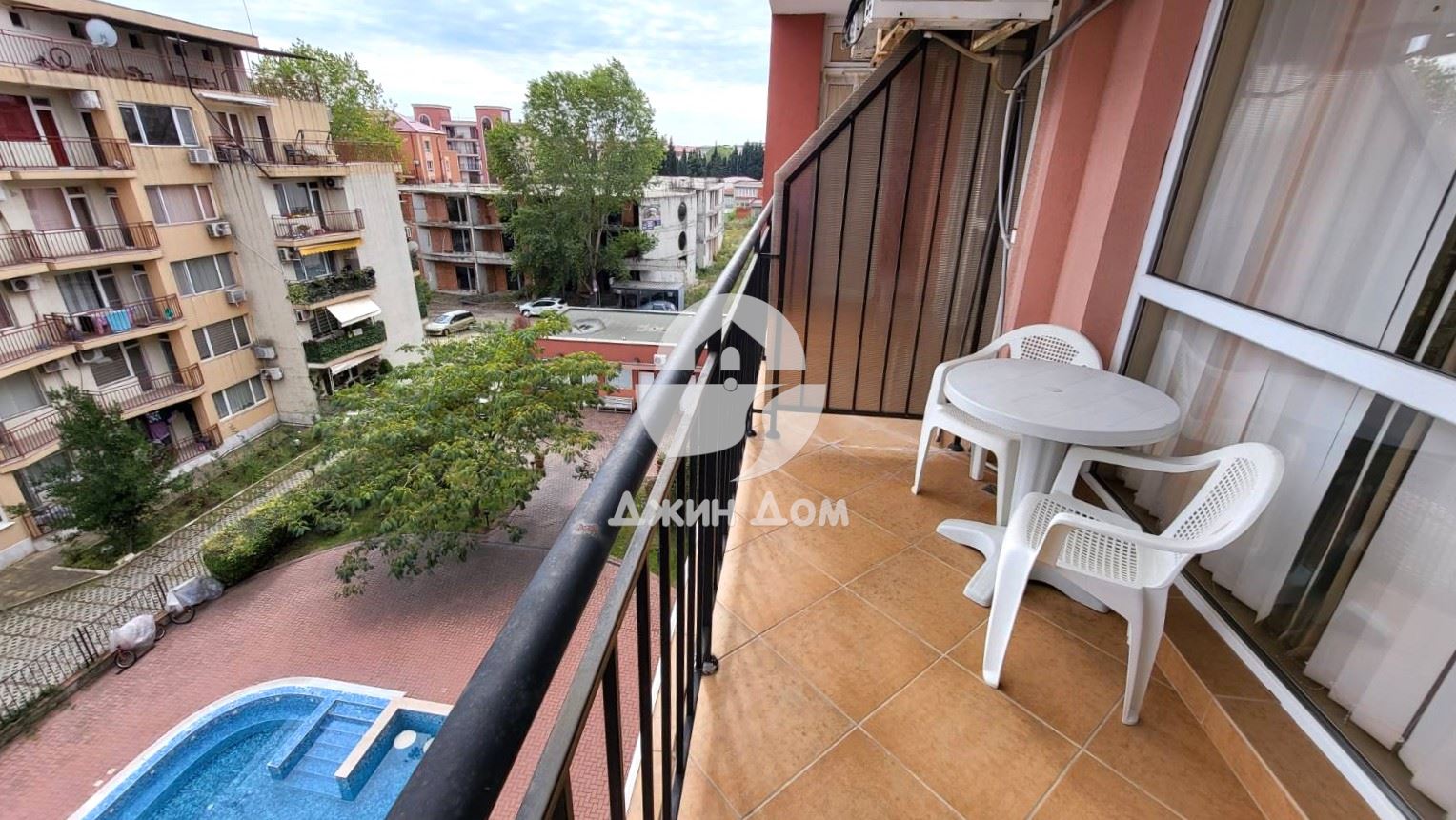 Просторен едностаен апартамент в к-с Сънсет Бийч 4, к.к. Слънчев бряг - 0