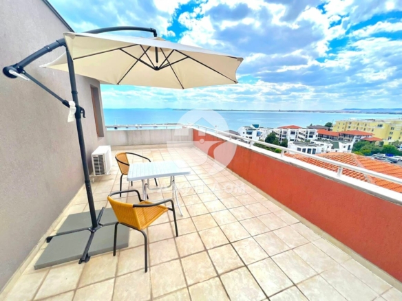 Тристаен апартамент с ПАНОРАМА МОРЕ в к-с Лазур 5, гр. Свети Влас - 0