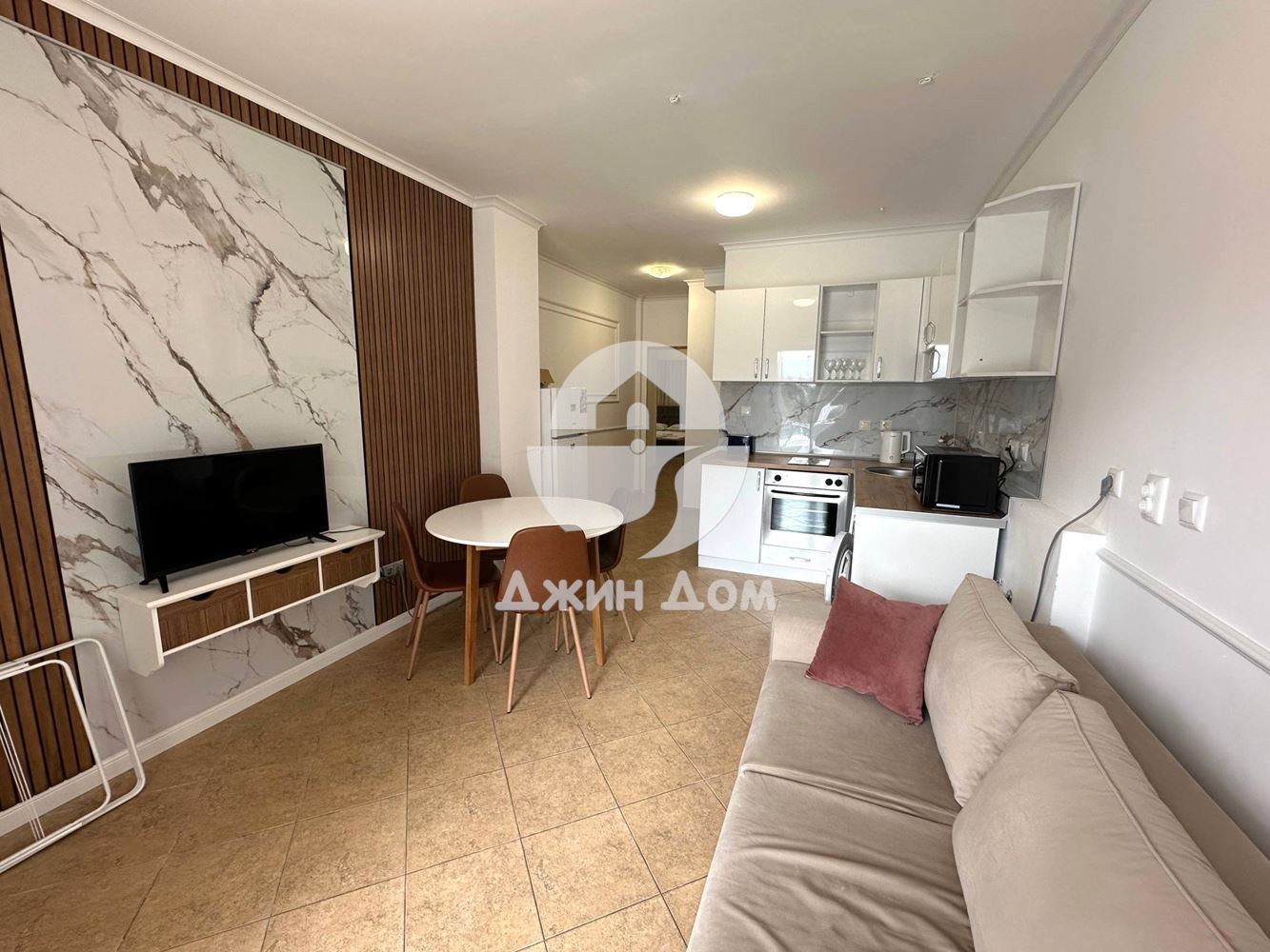 Четиристаен апартамент в к-с „Хоризонт“, к.к. Слънчев бряг - 0