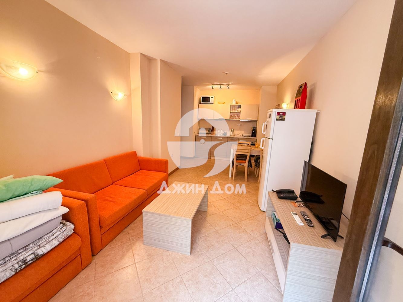 Просторен двустаен апартамент в к-с „Роял Сън“, к.к. Слънчев бряг - 0