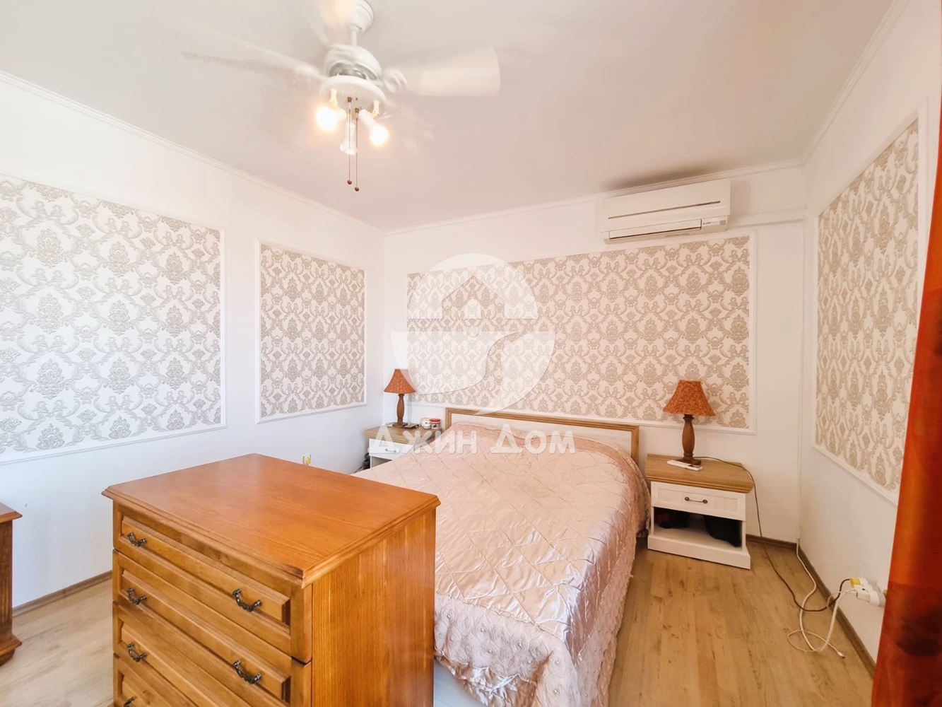 Обзаведена двуетажна къща в с. Просеник - 0