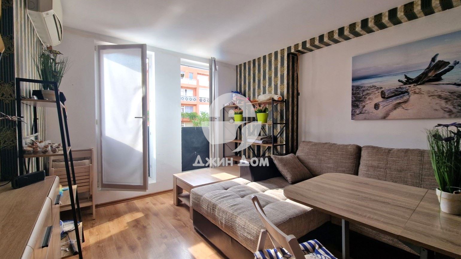 Двустаен апартамент в к-с „Съни Дей 6“, к.к. Слънчев бряг - 0