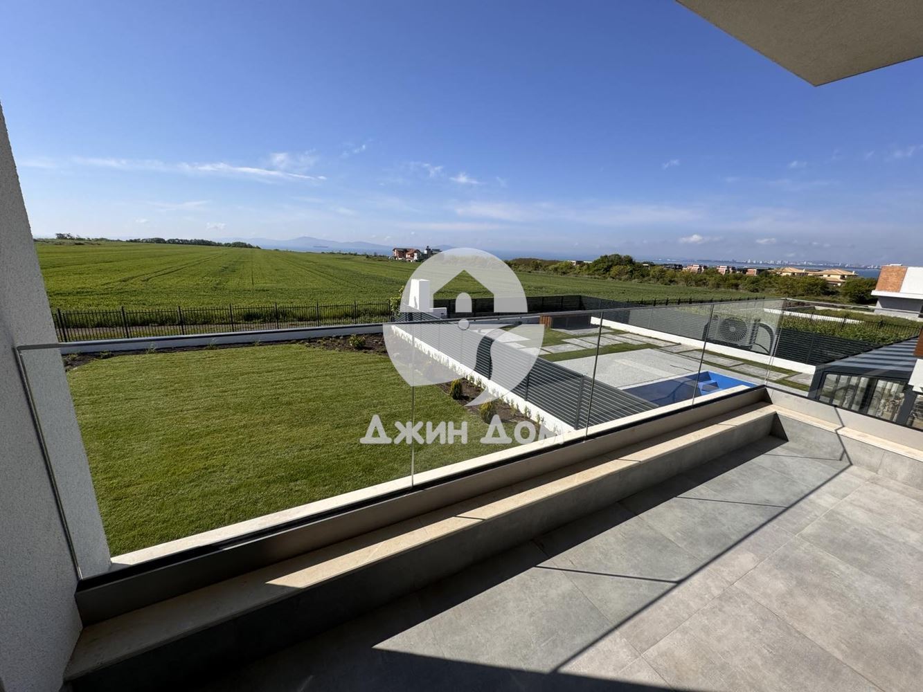 Двуетажна къща с ГЛЕДКА МОРЕ в м-т Лахана, гр. Поморие - 0