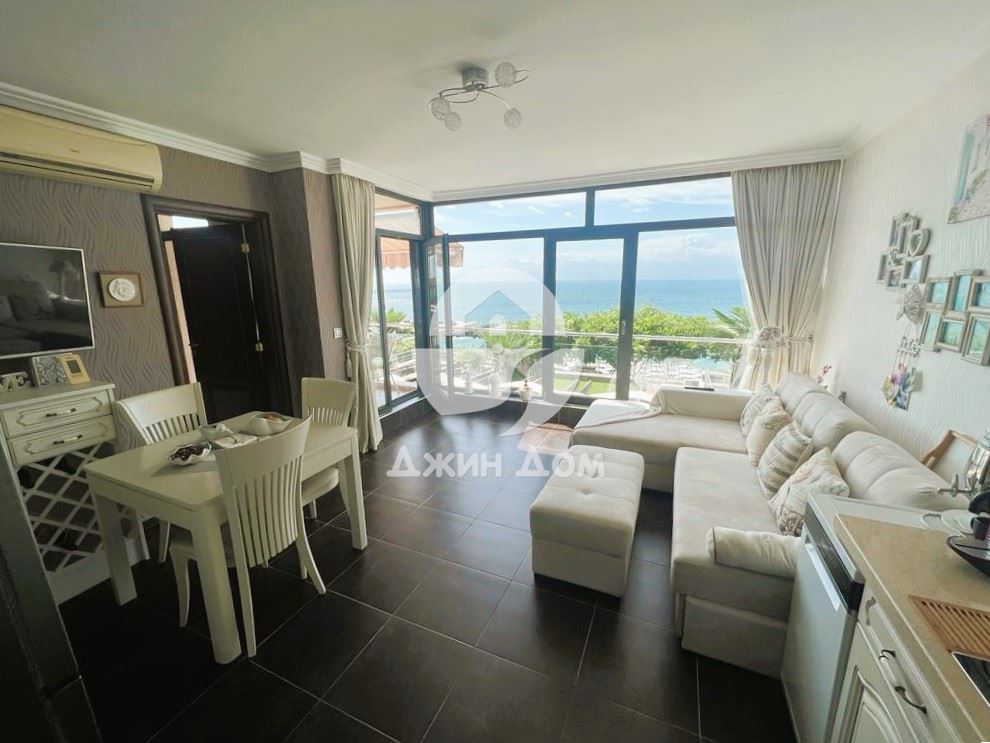 Двустаен апартамент с ПАНОРАМА МОРЕ в к-с Долче Вита 2, гр. Свети Влас - 0