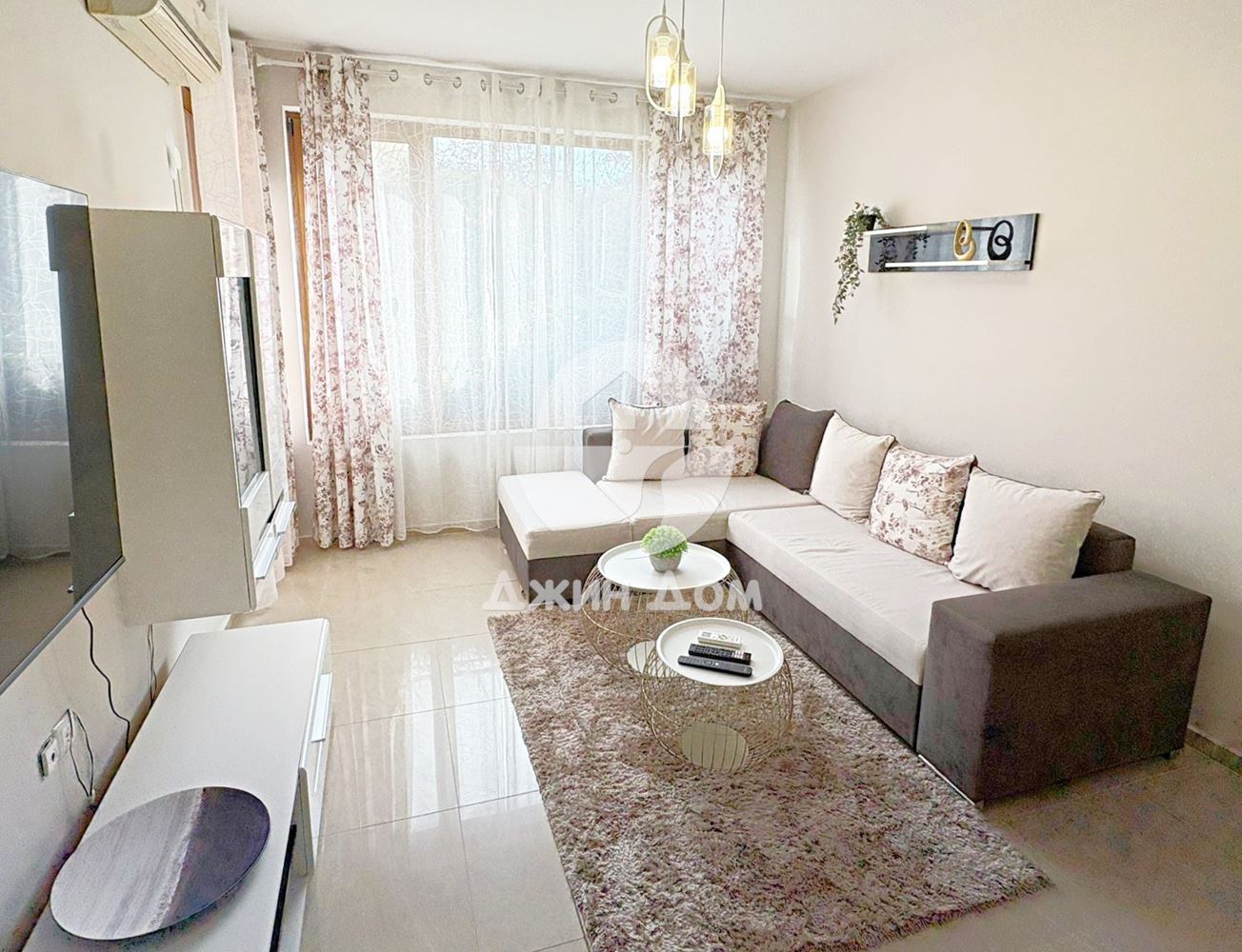 Просторен двустаен апартамент в к-с „Сън Флауър“, к.к. Слънчев бряг - 0