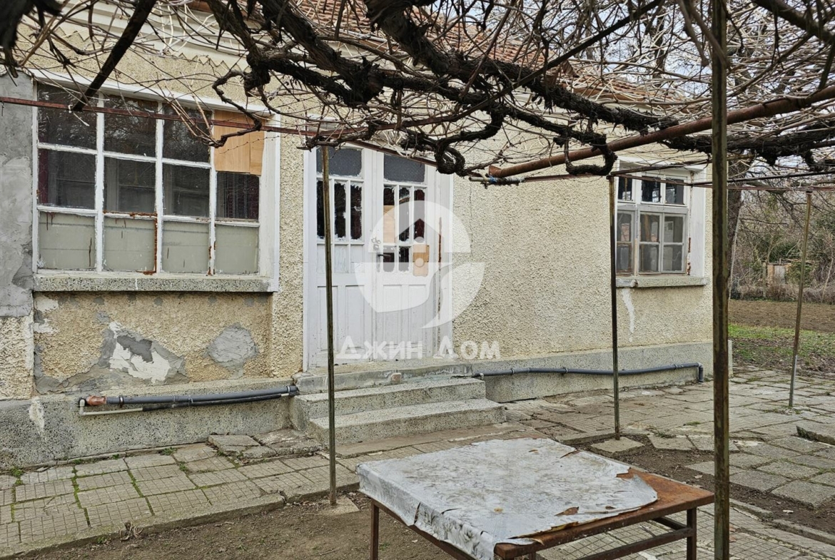 Едноетажна къща в с. Гюльовца, обл. Бургас - 0
