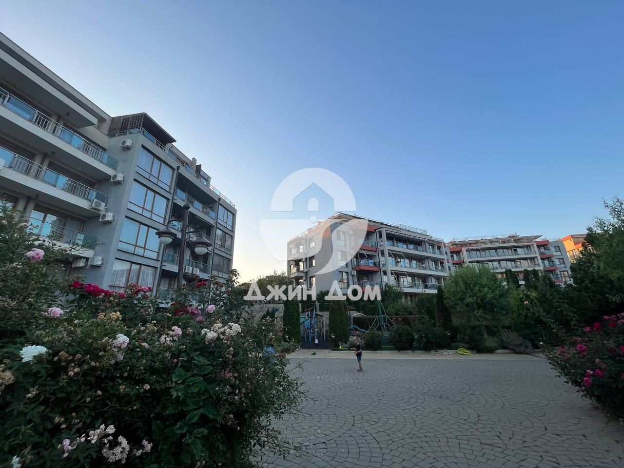 Двустаен апартамент с ГЛЕДКА МОРЕ в к-с „Сън Уейв“, гр. Свети Влас - 0