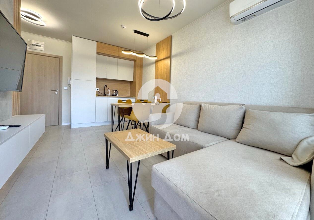 Стилен двустаен апартамент с ГЛЕДКА ПЛАНИНА в к-с „Доменико“, Сл. бряг - 0