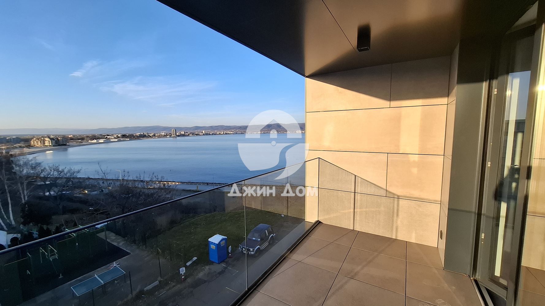 Просторен тристаен апартамент с ПАНОРАМА МОРЕ, гр. Несебър - 0