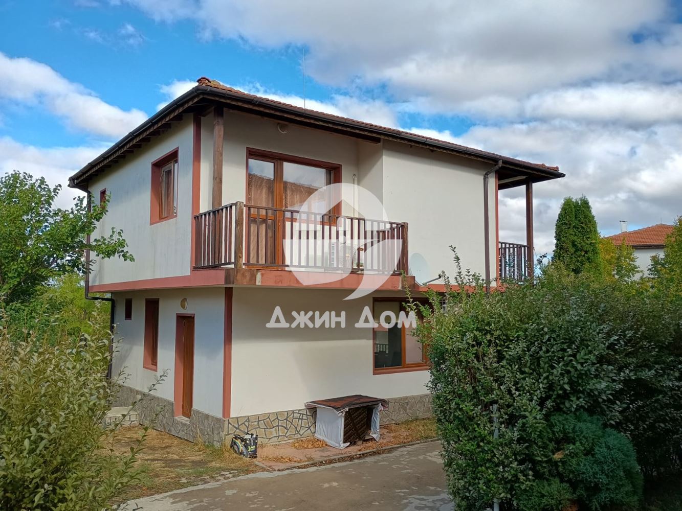 Двуетажна къща с двор в с. Александрово, общ. Поморие - 0