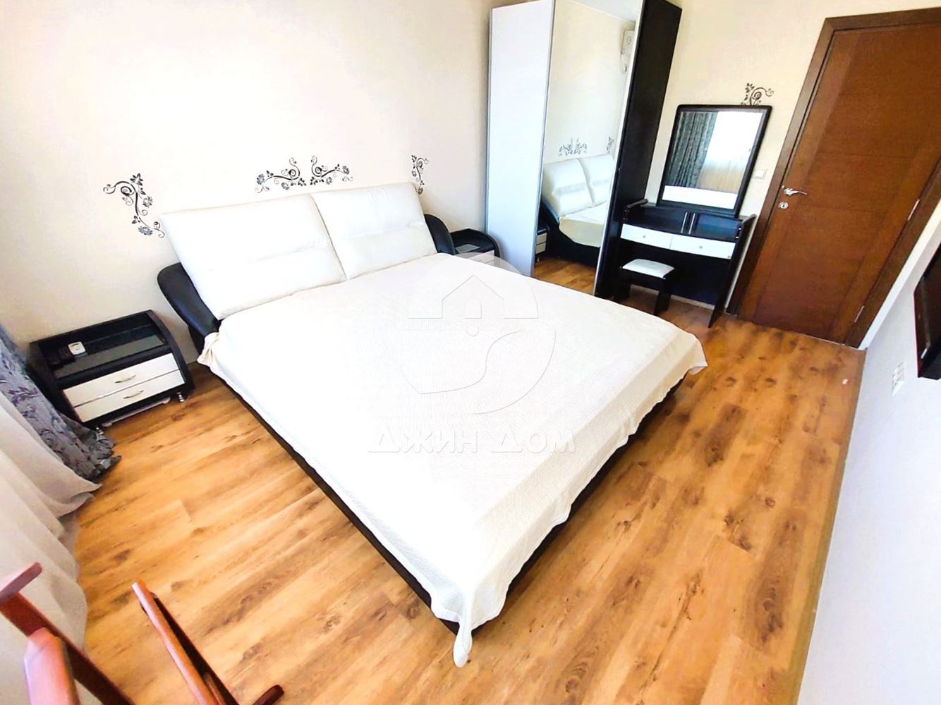 Просторен тристаен апартамент с ПАНОРАМА МОРЕ в к-с „Рич 3“, с. Равда - 0