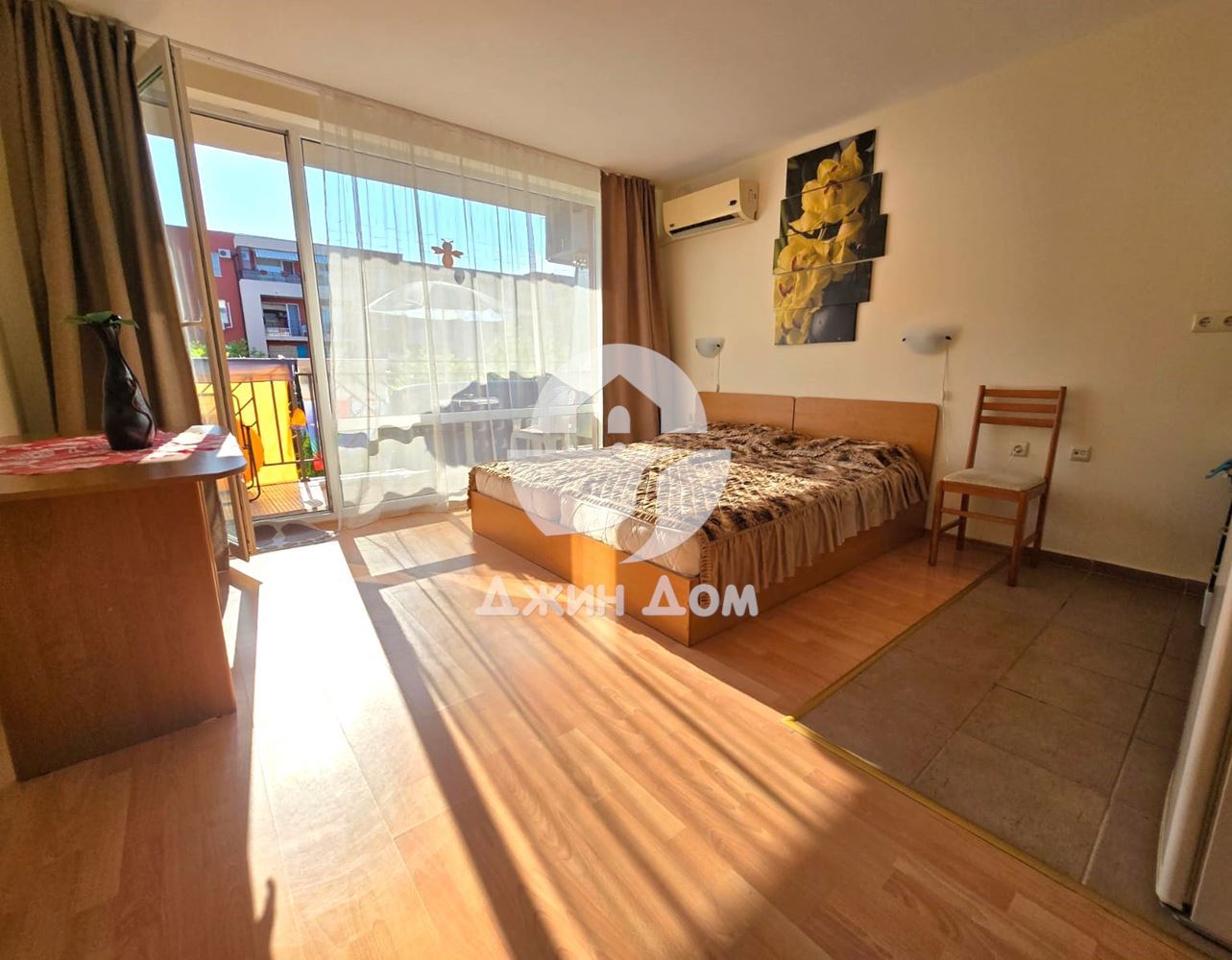 Просторен едностаен апартамент в к-с Холидей Форт Голф Клуб, Сл. бряг - 0