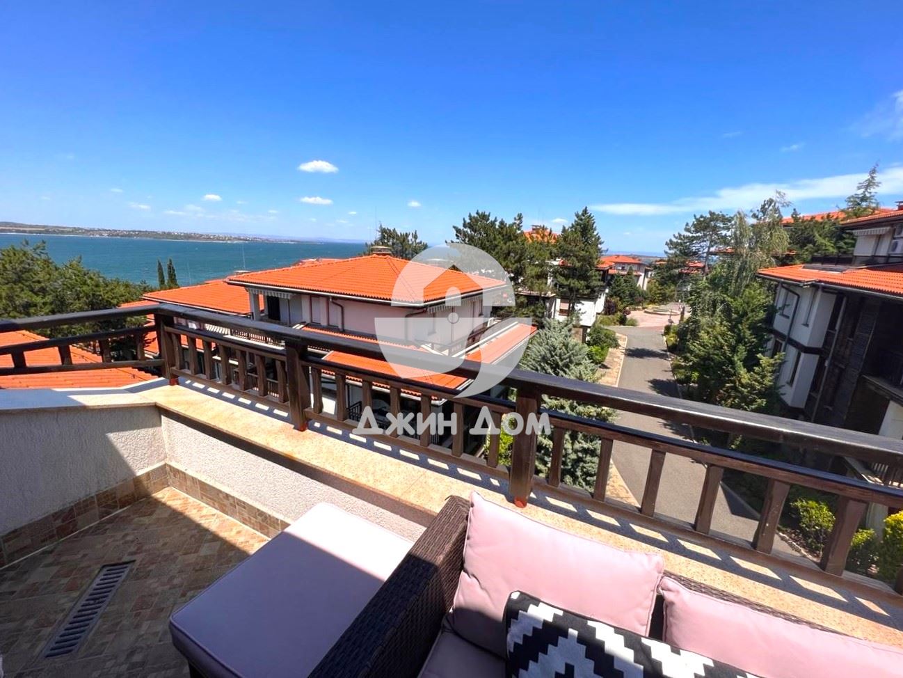 Просторен тристаен апартамент с ПАНОРАМА МОРЕ в Санта Марина, Созопол - 0