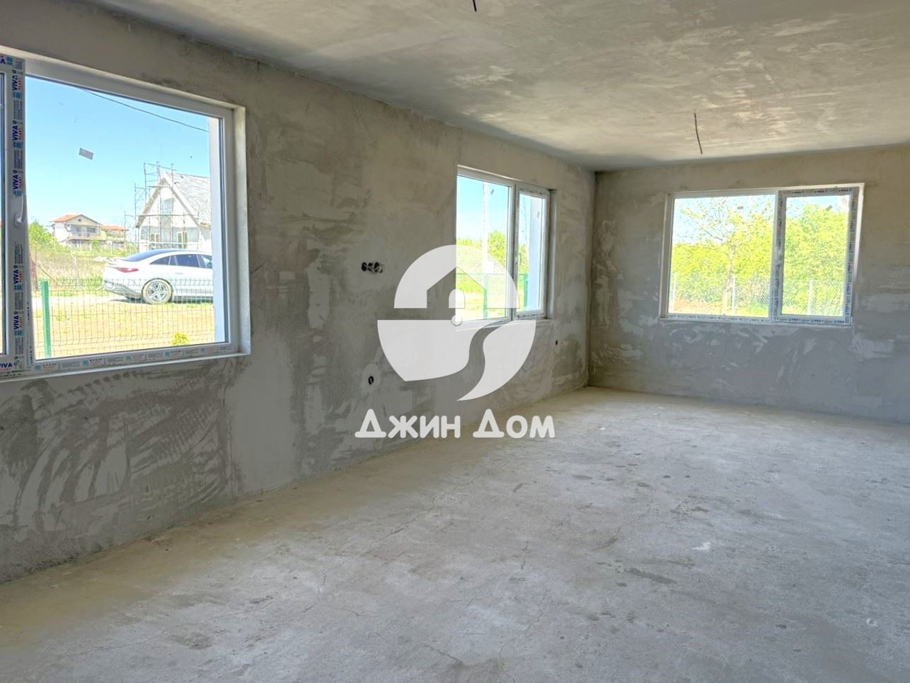 Просторна самостоятелна едноетажна къща в с. Черни връх - 0