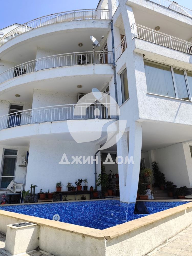 Тристаен апартамент в жилищна сграда с НИСКА ТАКСА, гр. Ахелой - 0