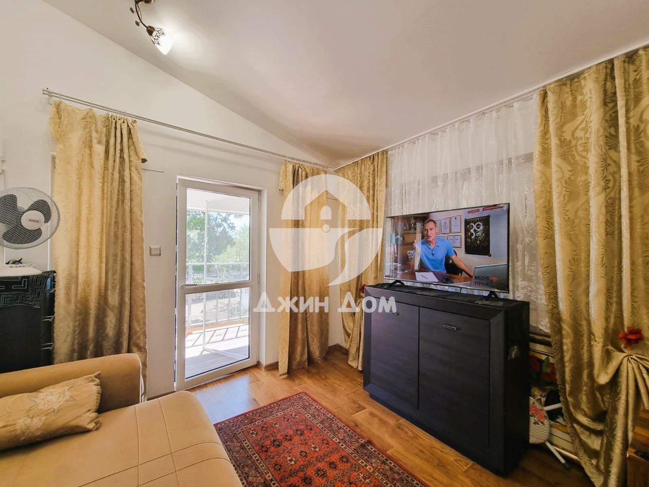 Обзаведена двуетажна къща в с. Просеник - 0