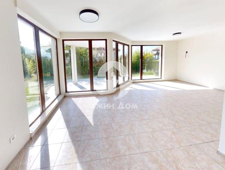 Просторна двуетажна къща в к-с „Бей Вю Вилас“, с. Кошарица - 0