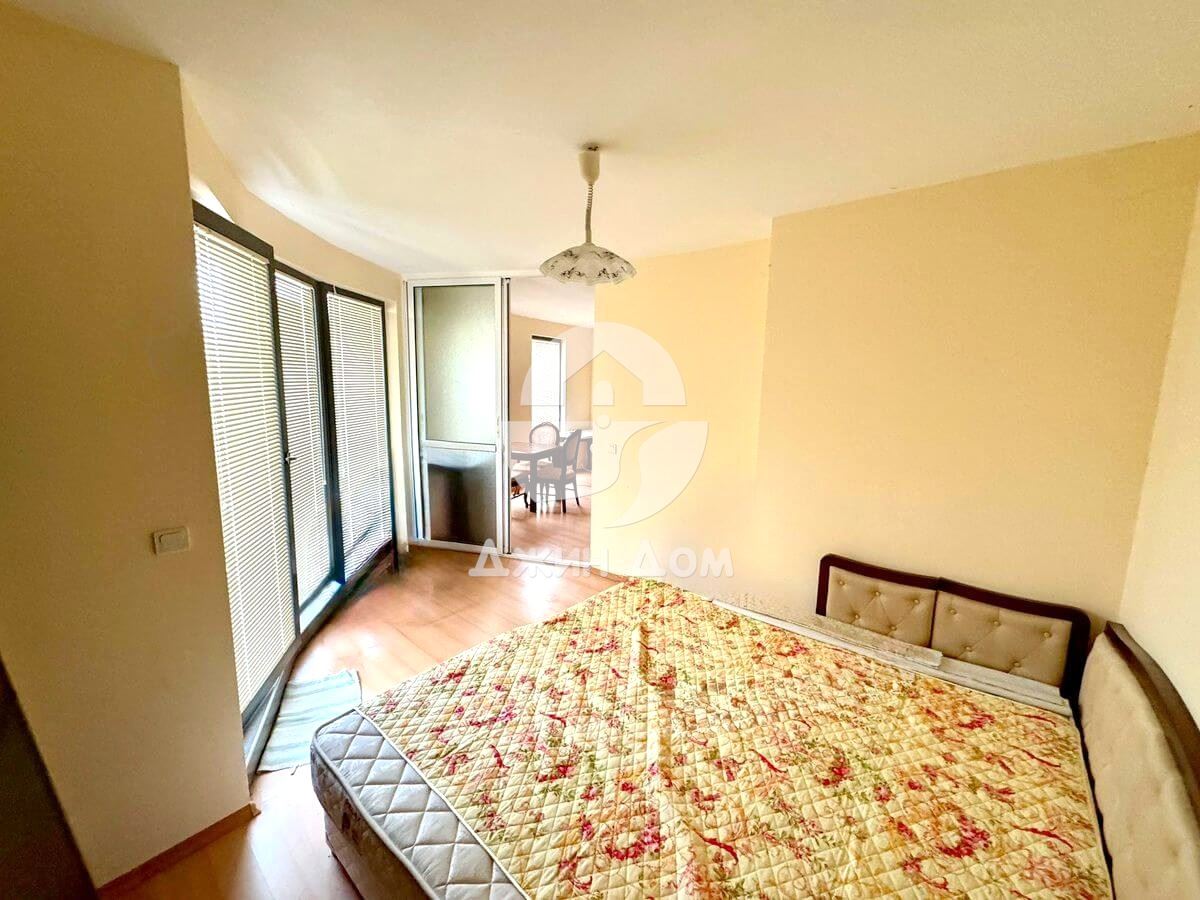 Двустаен апартамент в жилищна сграда, к.к Слънчев бряг - 0