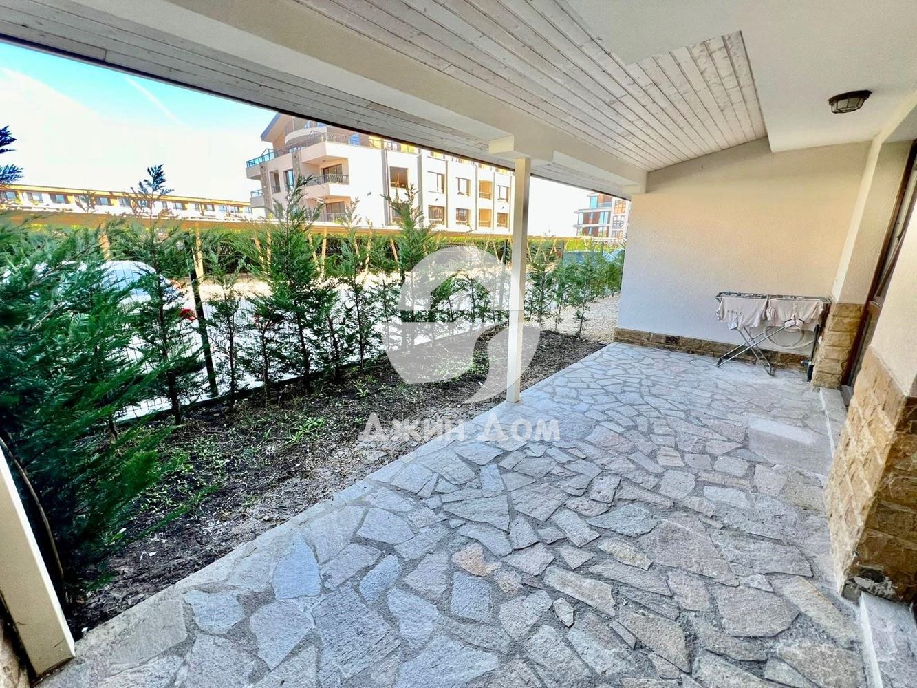 Двустаен апартамент с ДВОР в к-с „Бей Вю Фемили 2“, кв. Сарафово - 0