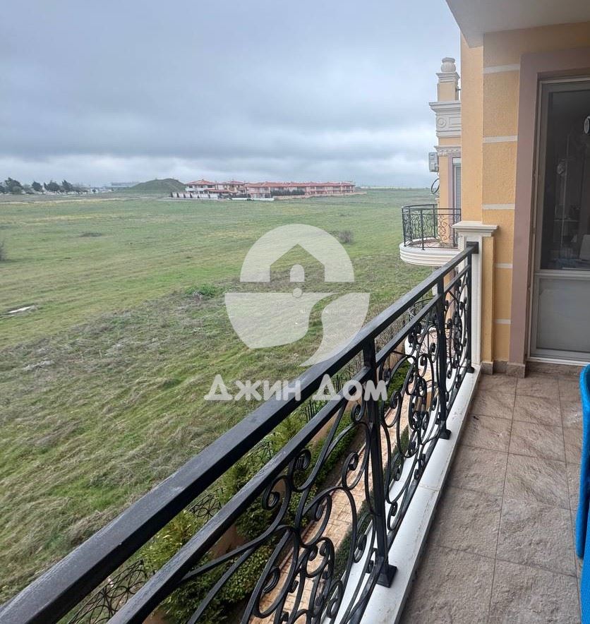 Двустаен стилен апартамент в к-с „Елитония Гардънс 3“, с. Равда - 0