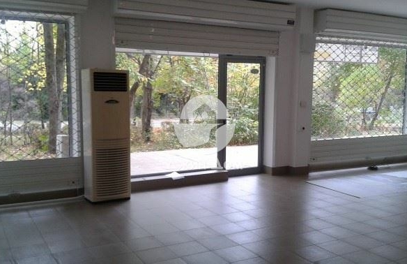 Просторно търговско помещение в к-с „Лазур“, гр. Бургас - 0