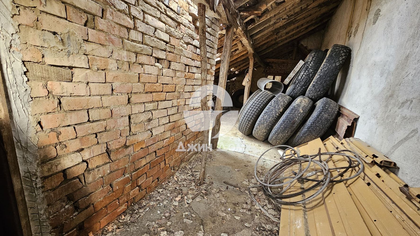 Едноетажна къща в с. Гюльовца, обл. Бургас - 0