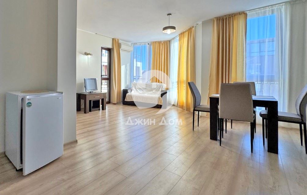 Просторен двустаен апартамент в к-с „Камелот Резиденс“, к.к. Слънчев бряг - 0