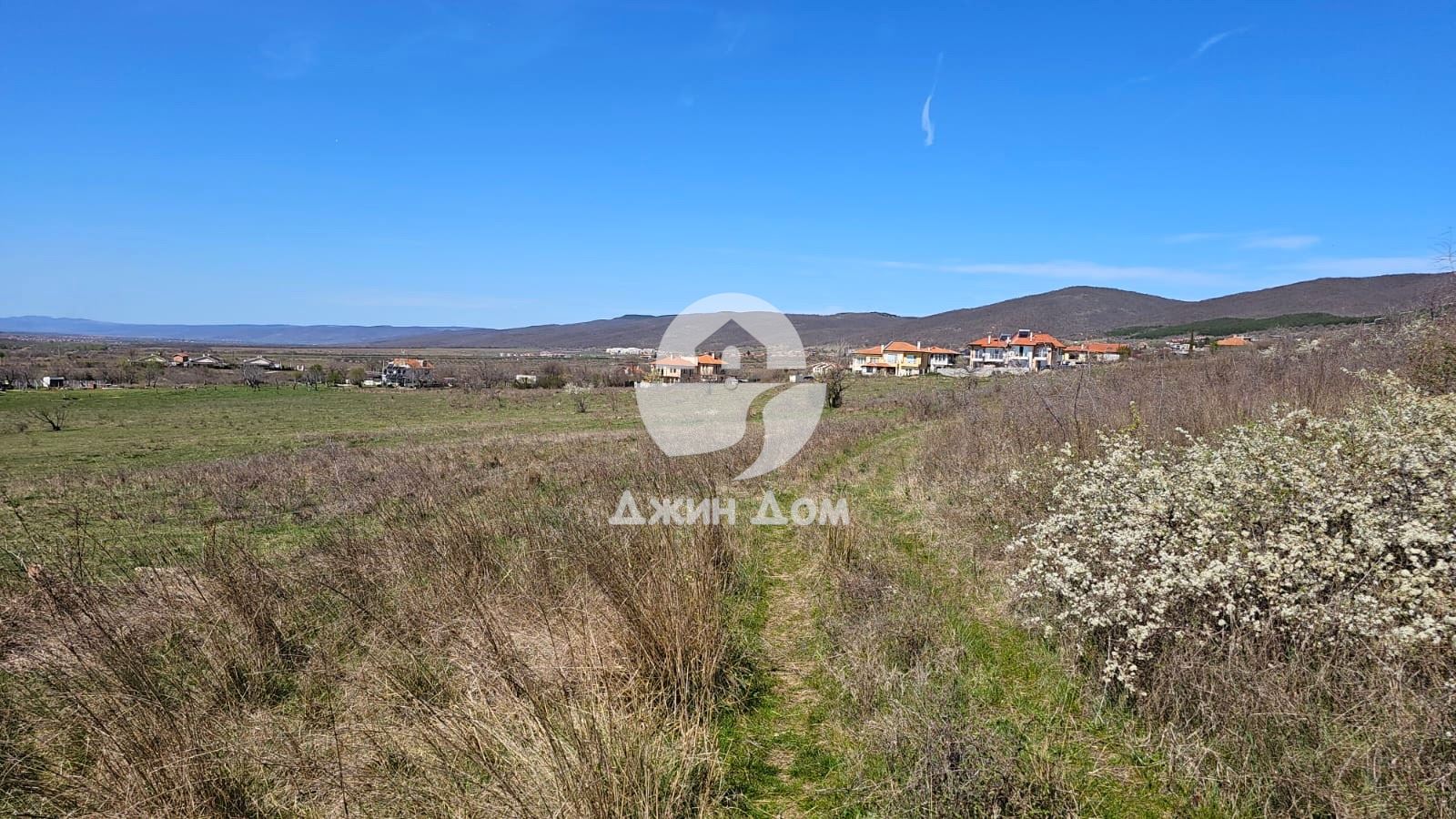 Урегулиран поземлен имот в с. Кошарица - 0