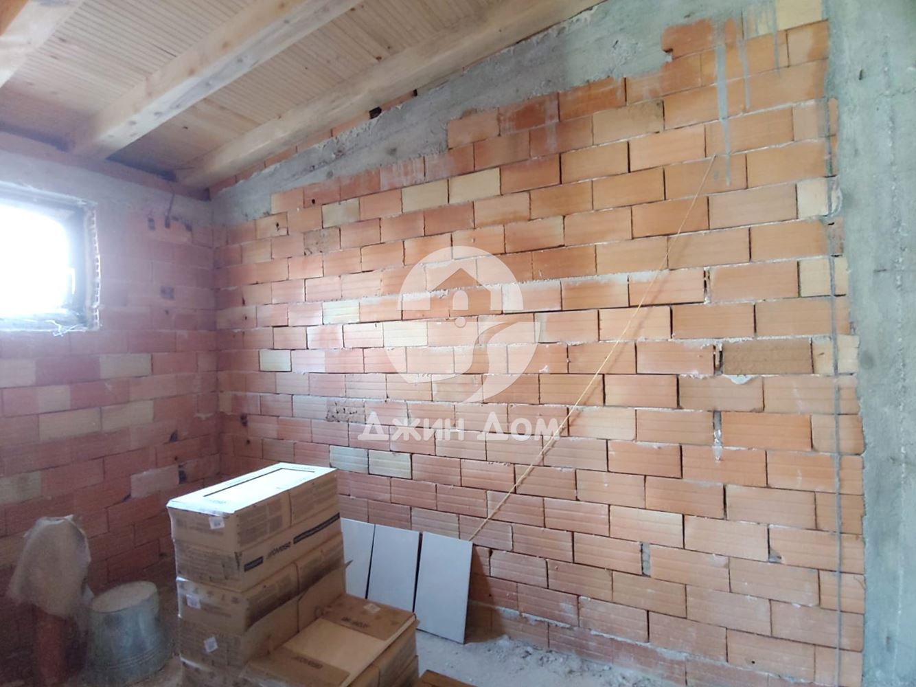 Едноетажна къща с двор в с. Тръстиково - 0