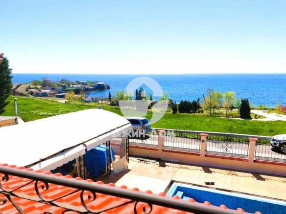 Просторен тристаен апартамент с ПАНОРАМА МОРЕ в к-с „Рич 3“, с. Равда - 0