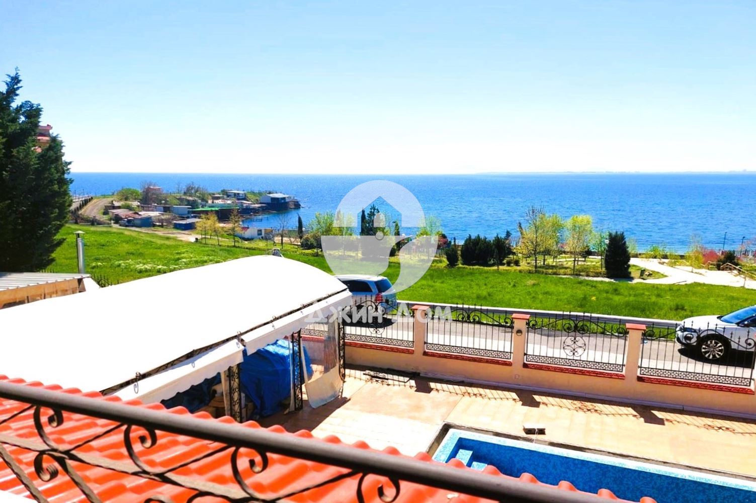 Просторен тристаен апартамент с ПАНОРАМА МОРЕ в к-с „Рич 3“, с. Равда - 0