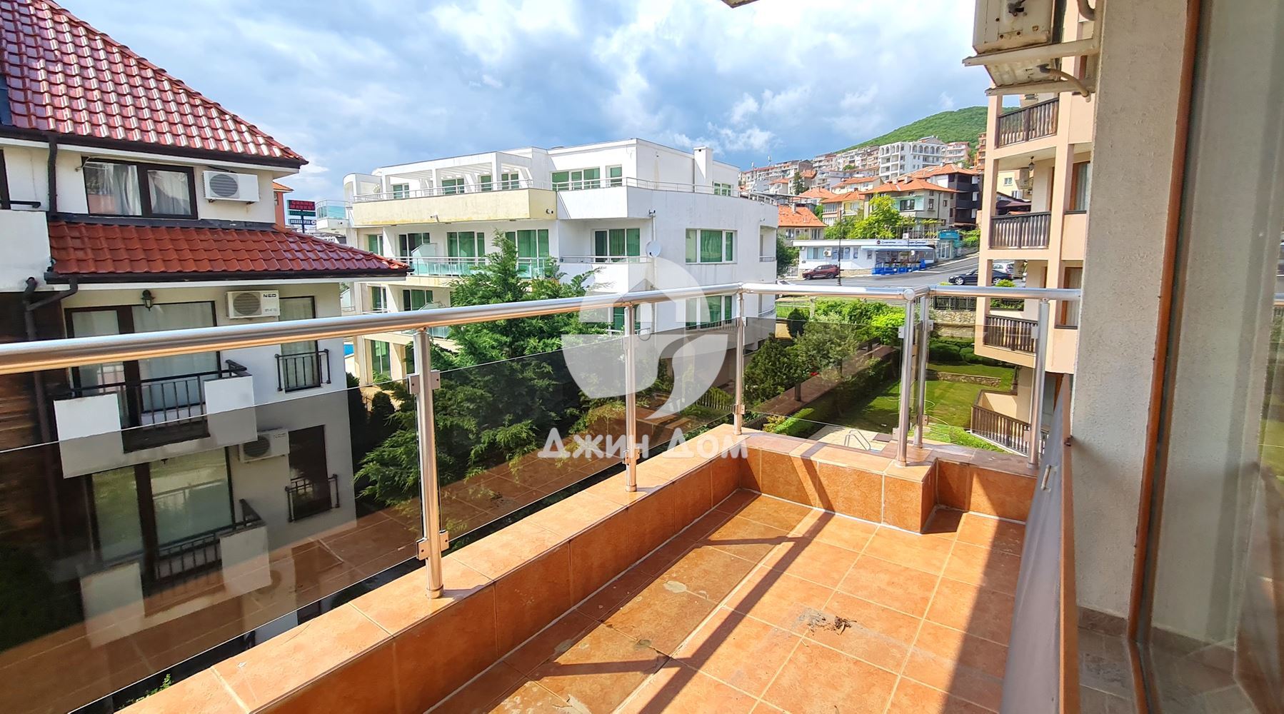 Просторен тристаен апартамент с ГЛЕДКА МОРЕ в к-с „Сирена“, Свети Влас - 0