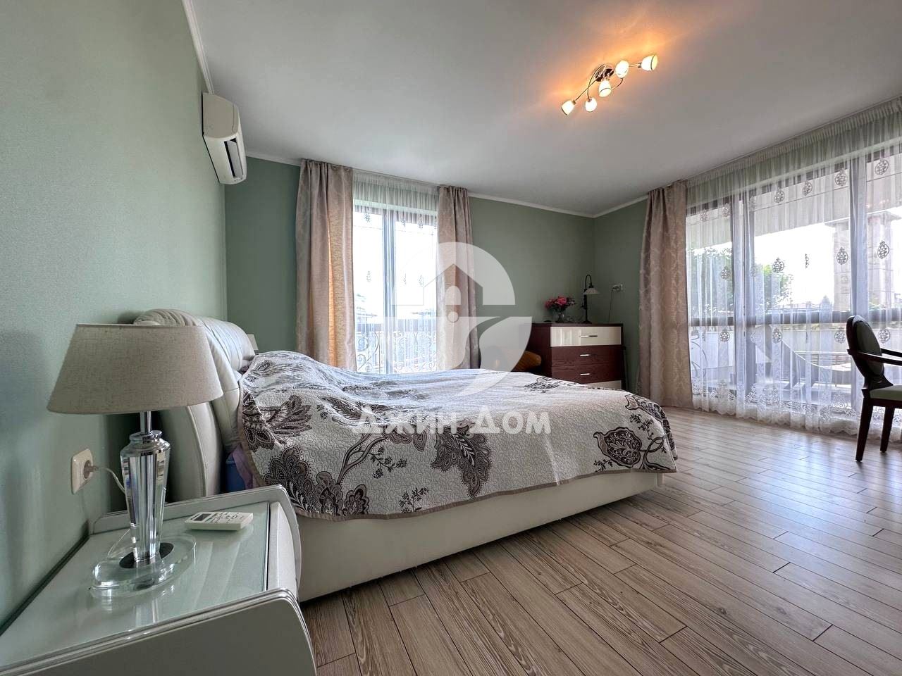 Просторен луксозен тристаен апартамент в к-с Посейдон, гр. Несебър - 0