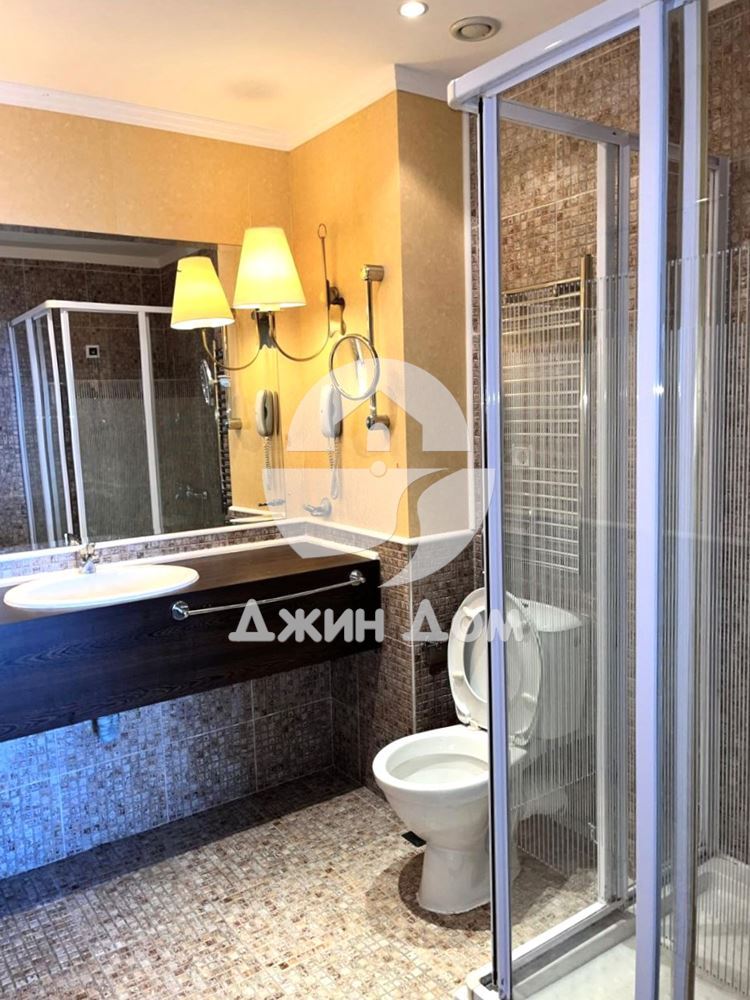 Просторен едностаен апартамент с ГЛЕДКА МОРЕ в к-с „Роял Бийч Барсело“ - 0