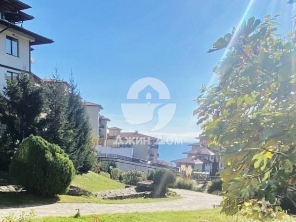 Двустаен апартамент с ЧАСТИЧНА ГЛЕДКА МОРЕ в к-с „Етъра 2“, Свети Влас - 0