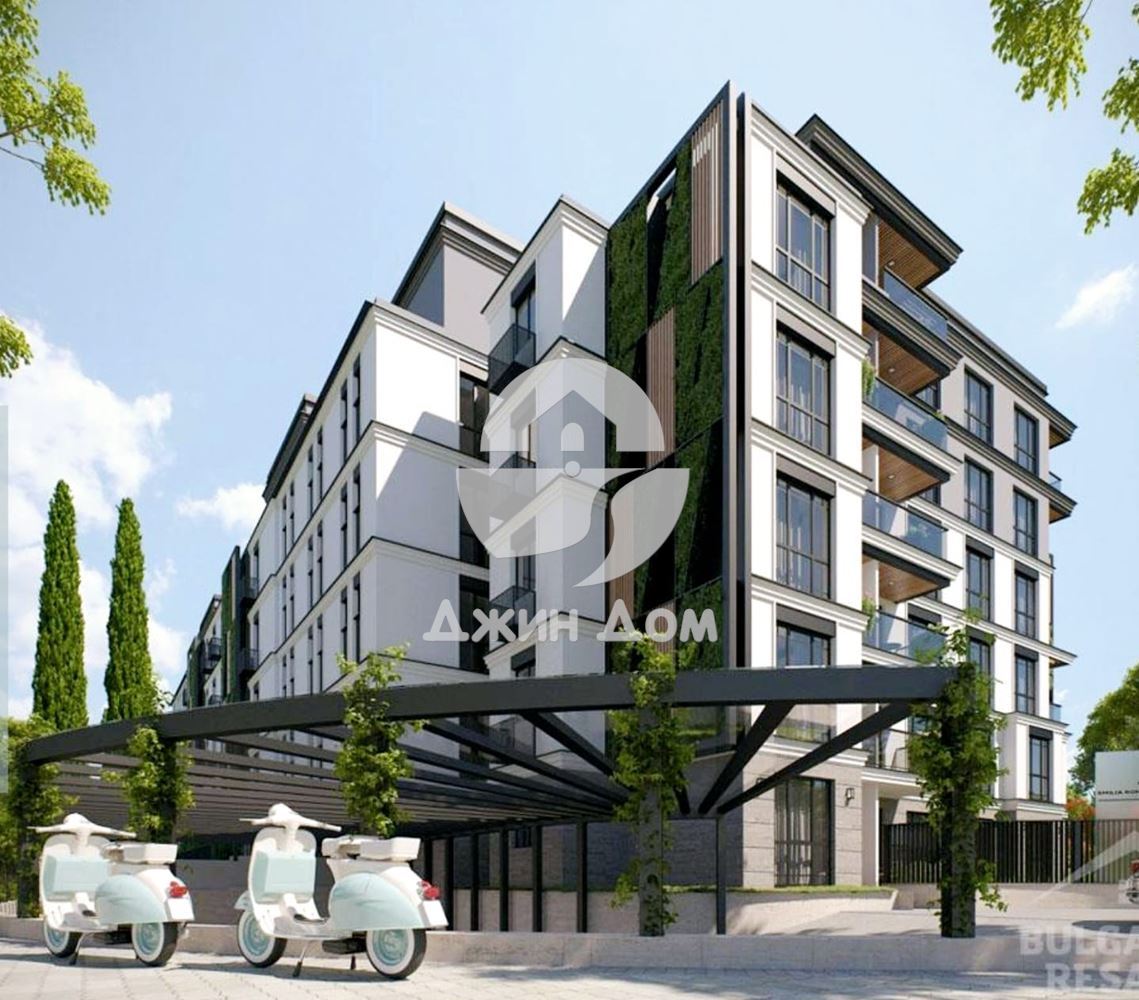 Просторен стилен двустаен апартамент в Емилия Романа-Верде, Сл. бряг - 0