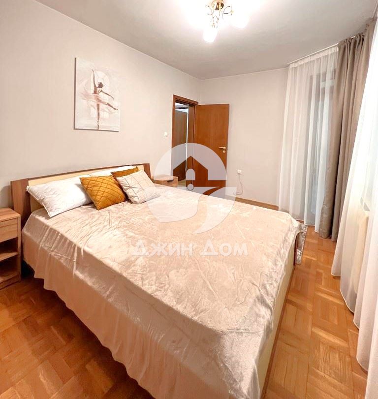 Стилен тристаен апартамент в центъра на гр. Бургас - 0