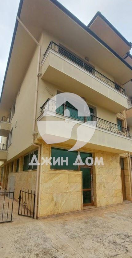 Двустаен апартамент в жилищна сграда БЕЗ ТАКСА, гр. Несебър - 0