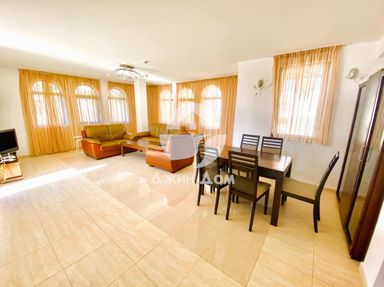 Триетажна обзаведена къща с басейн в к-с „Етъра 2”, гр. Свети Влас - 0