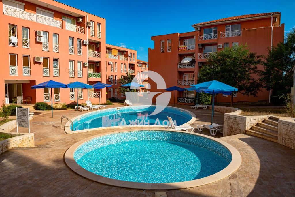 Двустаен апартамент в к-с „Съни Дей 6“, к.к. Слънчев бряг - 0